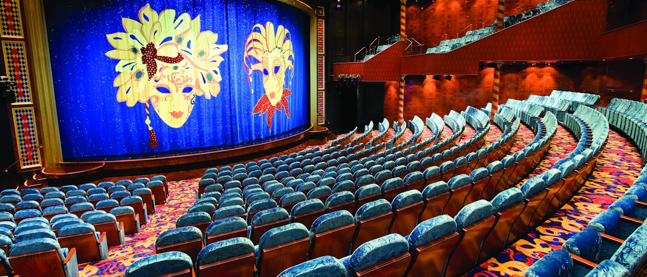 The three-deck high theatre