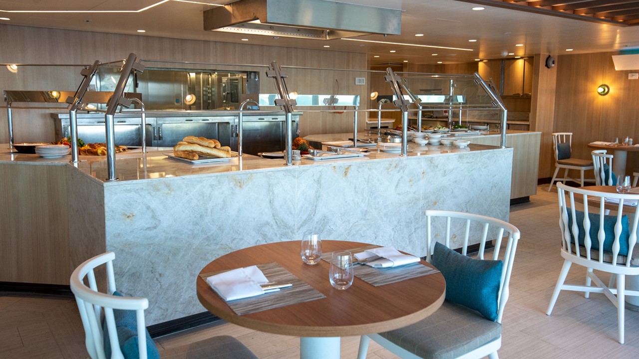 At the Veranda you can have breakfast and lunch.