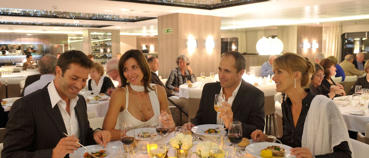 The Main dining room La Licorne