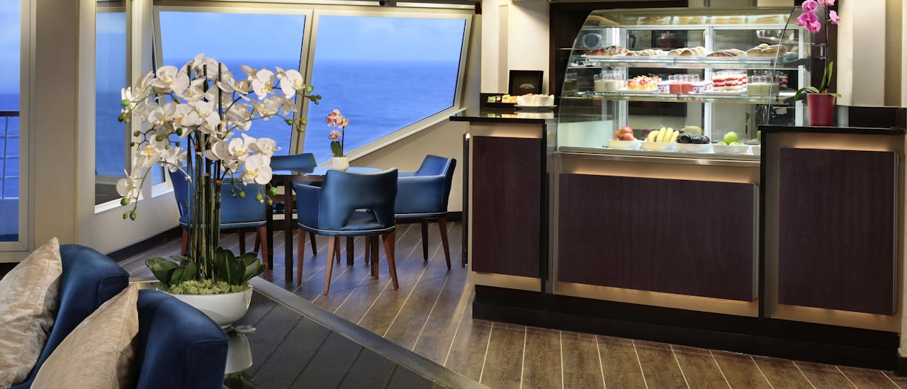 The top deck or deck 8, features a Yacht club, a star bar and a lounge.