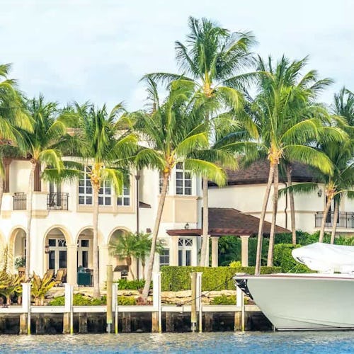Luxury waterfront mansion in Fort Lauderdale Florida