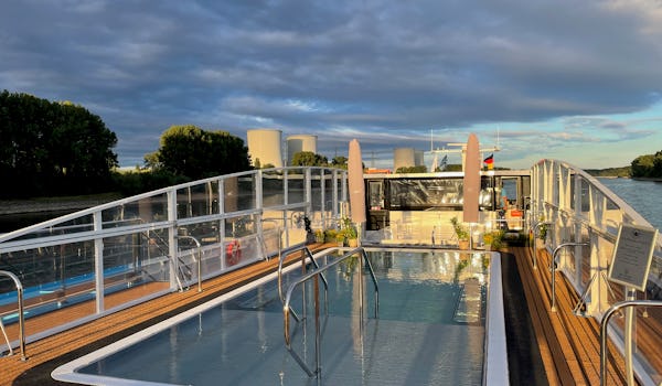 Swimming pool on the AmaKristina.