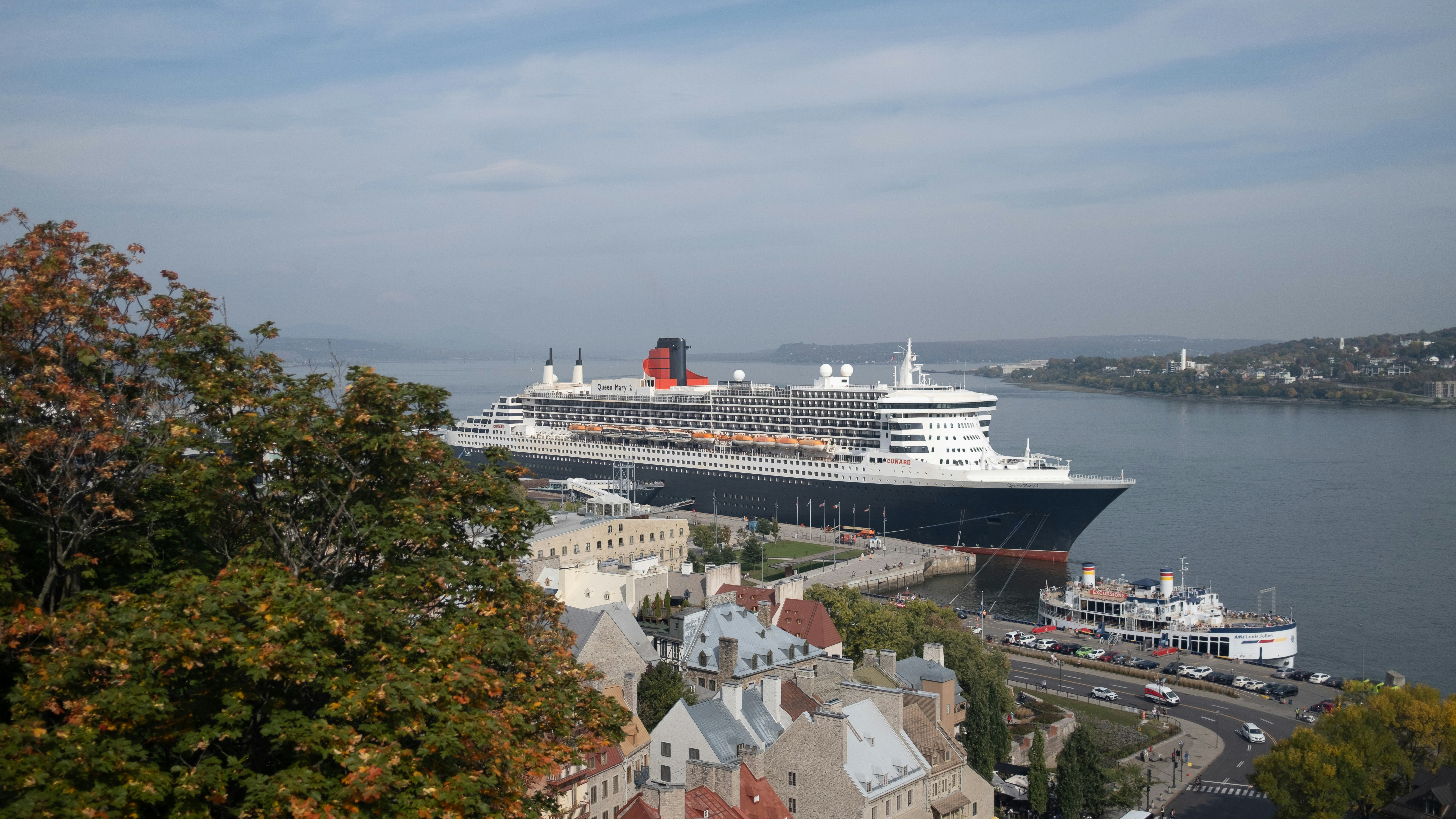 Queen mary 2 in canada