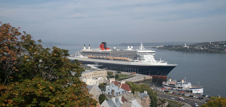 Queen mary 2 in canada