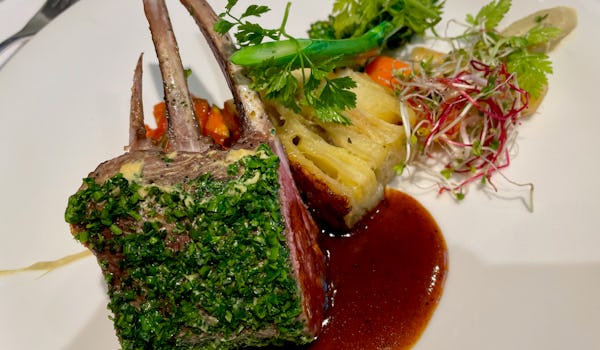 A dining room meal on the AmaKristina.